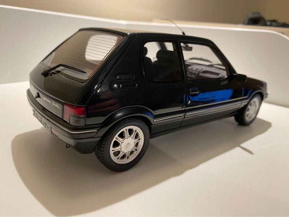 Peugeot 205 Gentry Ottomobile 1:18