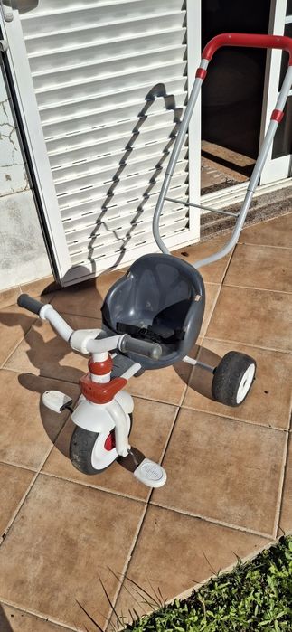 Triciclo de criança