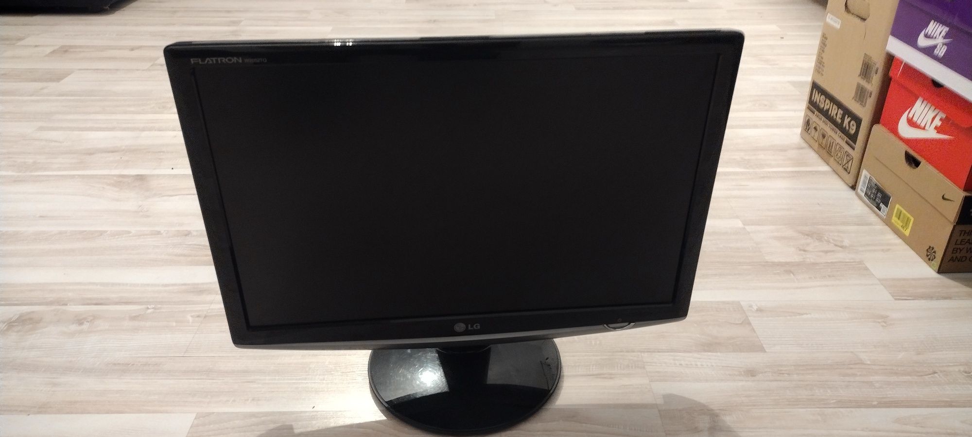 Monitor 20 cali LG