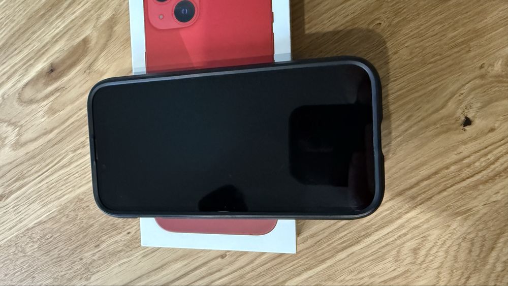Sprzedam iPhone 13 – 128 GB, czerwony