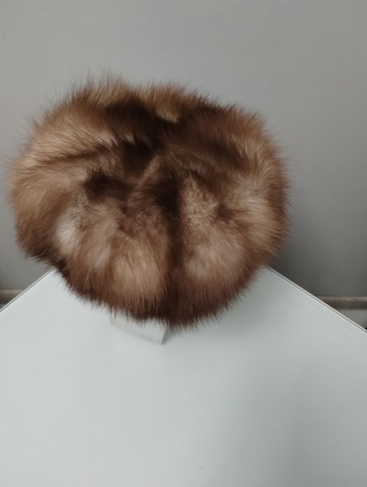 Czapka z naturalnych lisów