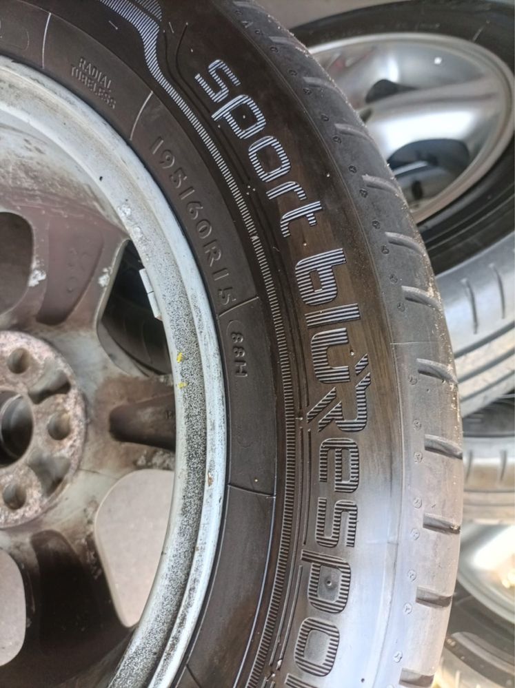 Koła Toyota Avensis Dunlop 195/60 R15 7mm + nakrętki