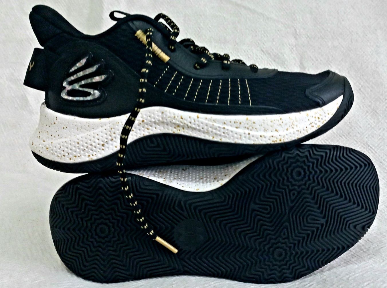 Buty czarne Under Armour GS Curry 3Z7 rozmiar 35,5 ,wkładka 22,5 cm
