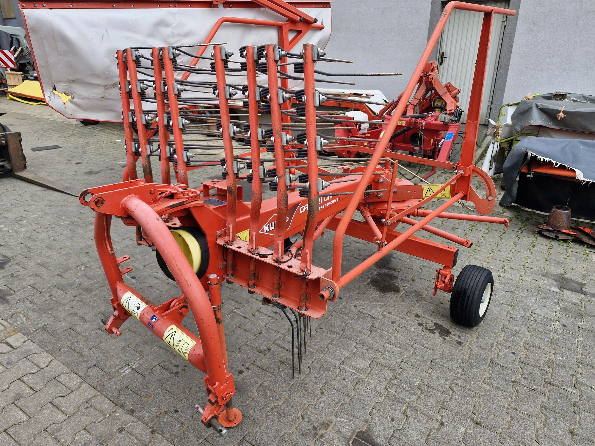 Zgrabiarka karuzelowa 2008 rok Kuhn GA4121  MasterDrive