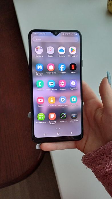 Продам Самсунг а20с