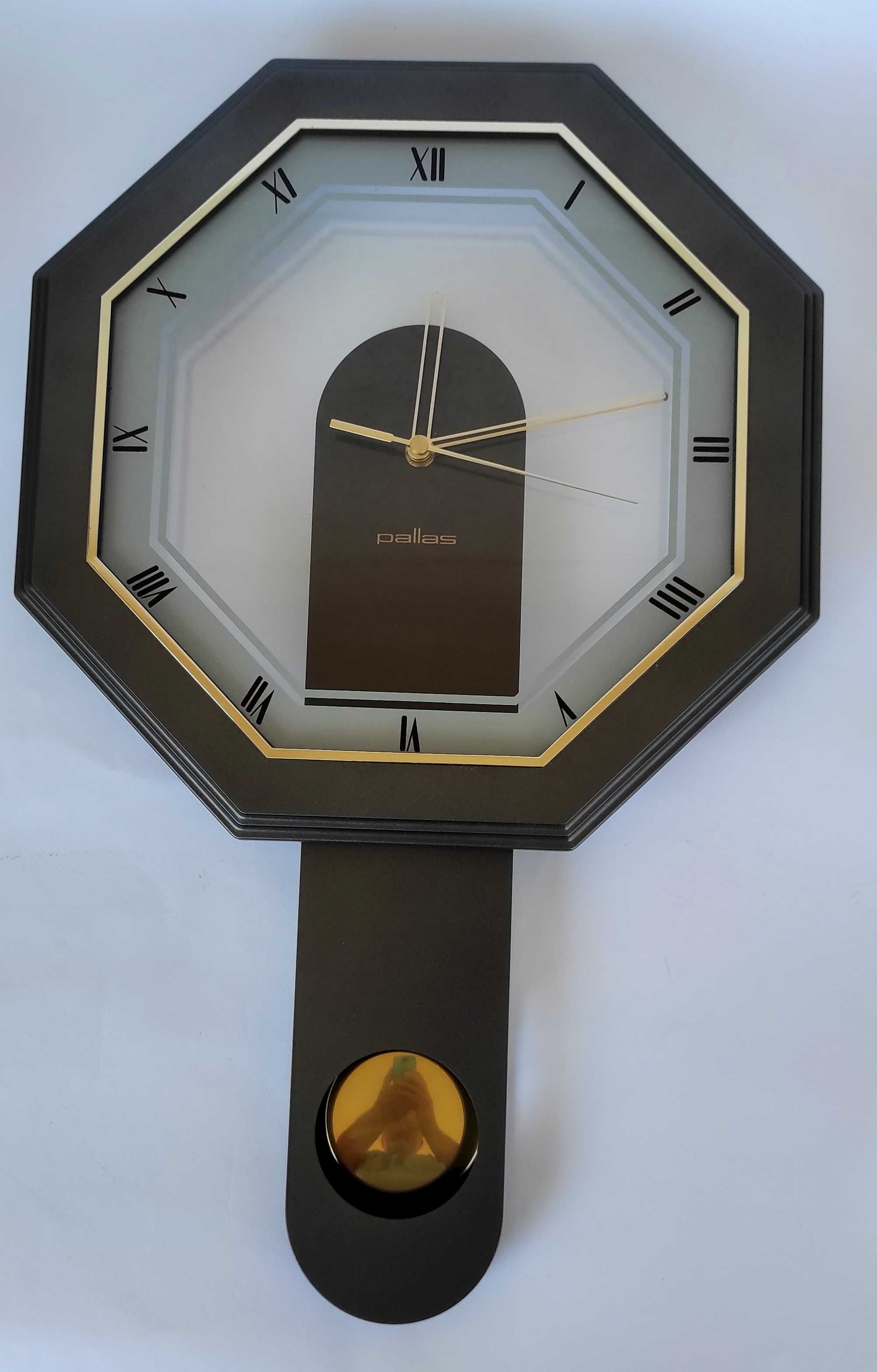 Piękny nowoczesny zegar „Pallas” wiszący z wahadłem, Quartz.