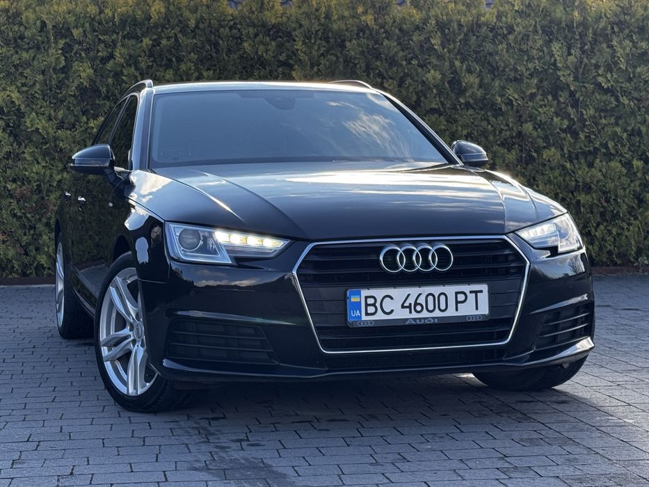 Audi A4B9 S-LINE