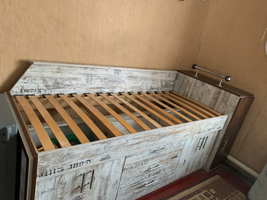 Ліжко-шкаф односпальне