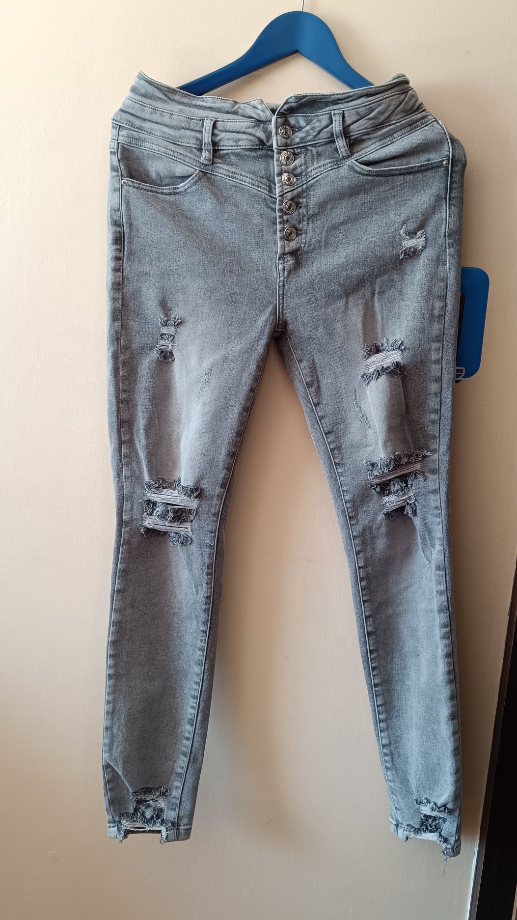 Spodnie jeans damskie