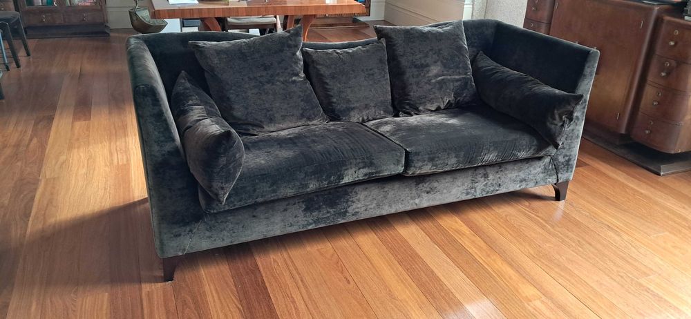 Sofá 230x86x89 (cm), altura chão /assento 50(cm)