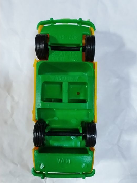 Brinquedo antigo em plástico fabrico Espanhol  Seat 124