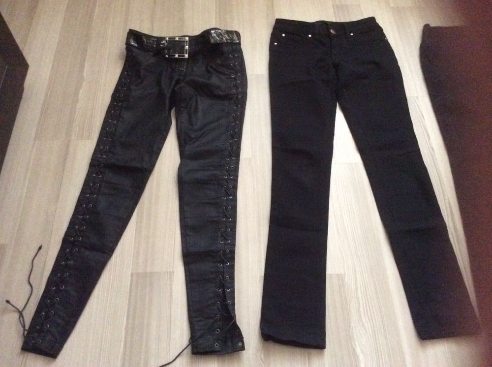 Продаются джинсы черного цвета  для девочки