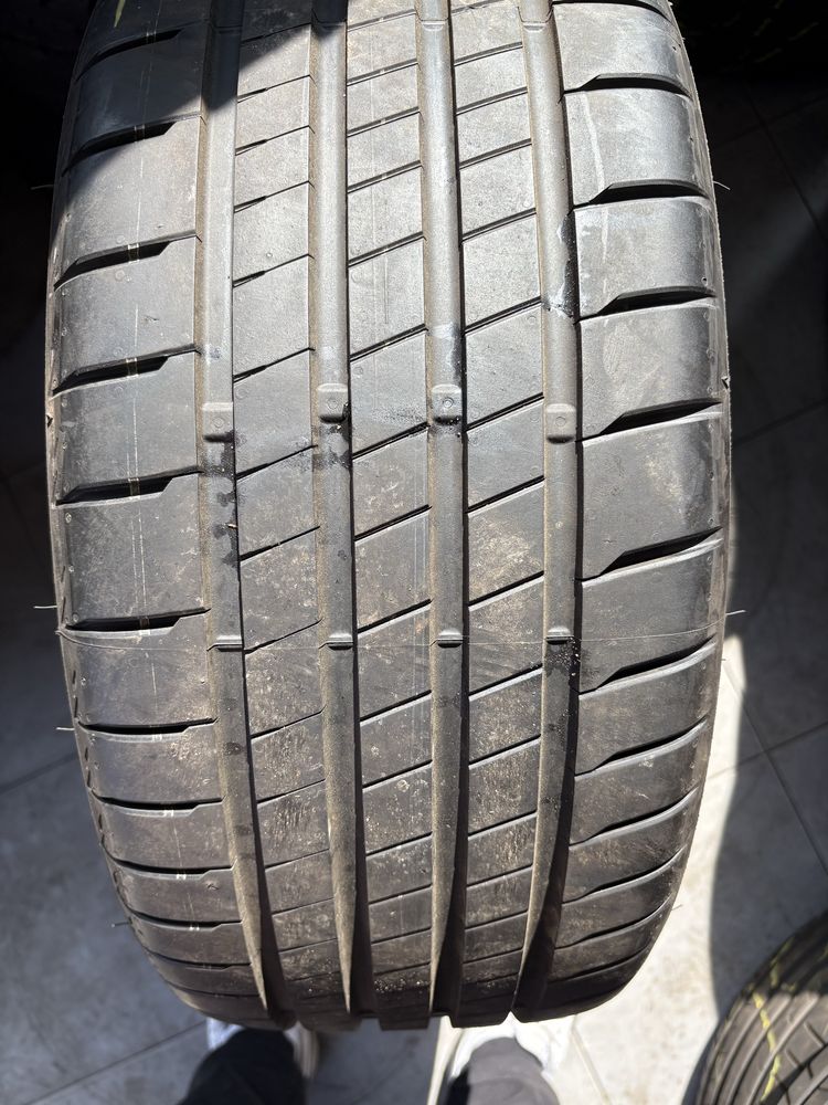 Bridgestone 225/40R18