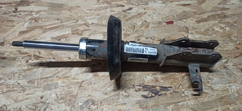 Стойка opel astra j ліва