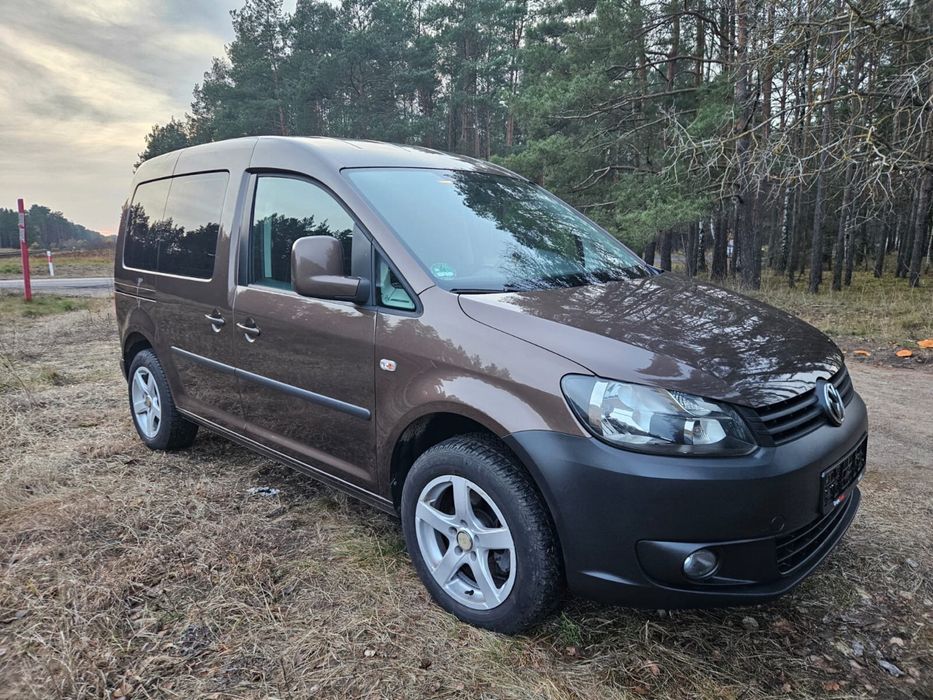 Volkswagen Caddy 1.6 TDI 105KM 2010r. 5 osób