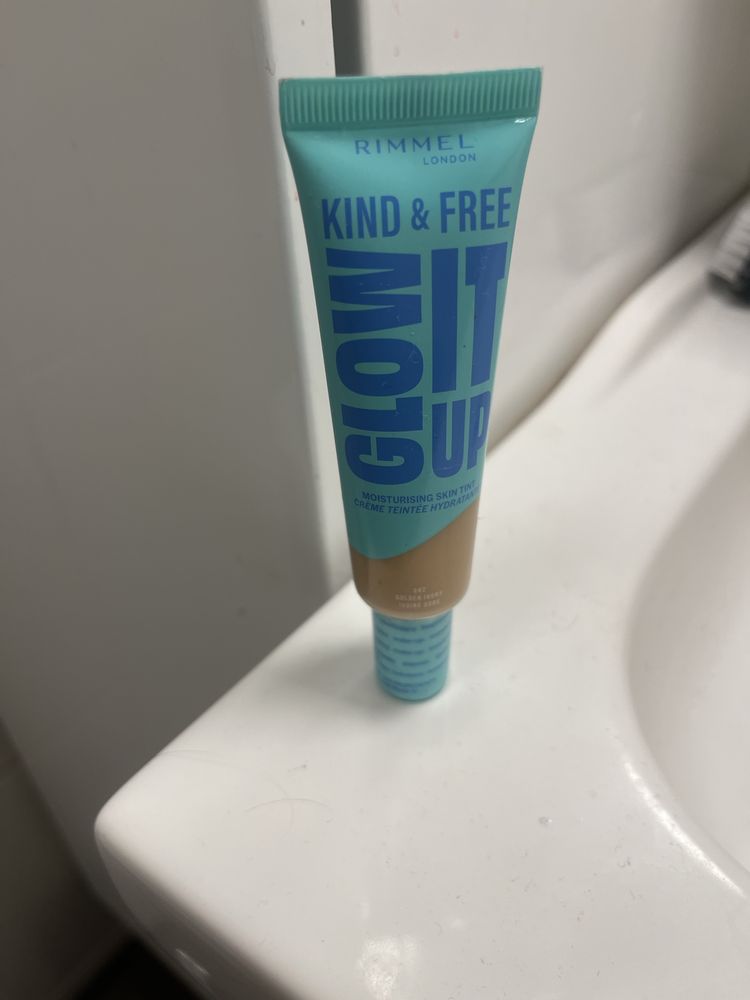 Rimmel Glow It Up nr 082 nowość viral podkład próbka BB skin79 gratis