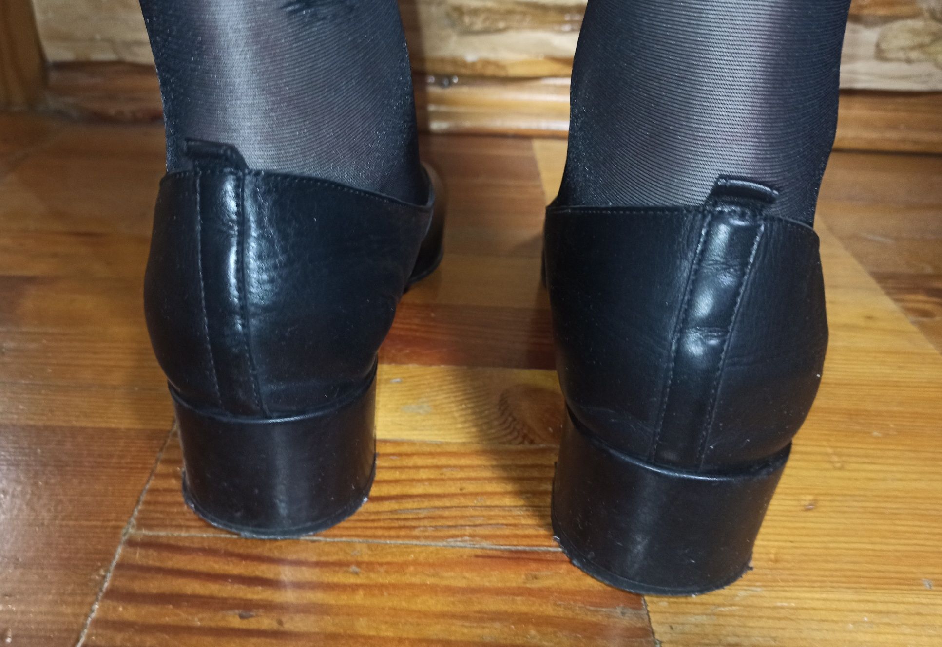 Продам чорні шкіряні польські туфлі 39 розміру