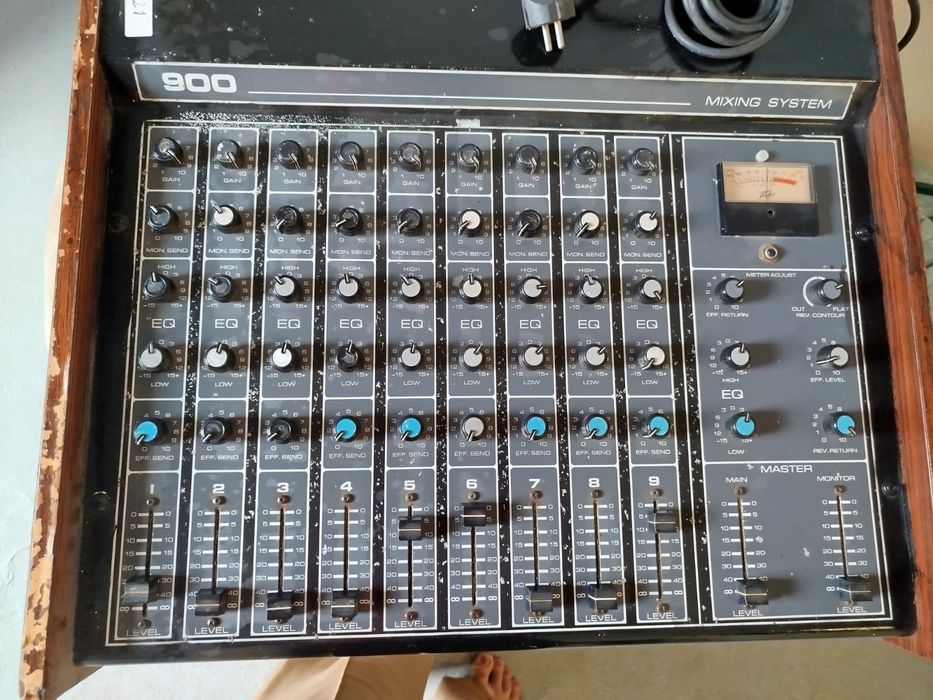 Mesa de mistura e amplificador Peavey