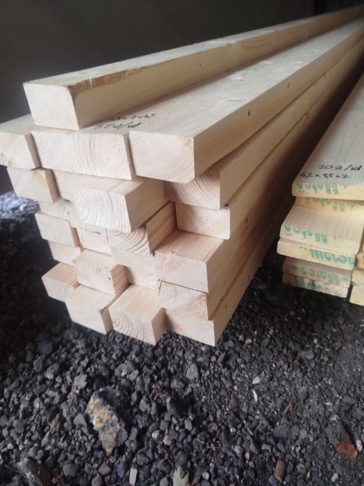 Drewno konstrukcyjne, kantówki,deski strugane