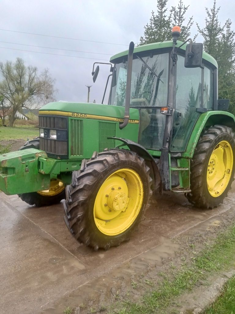 Ciągnik rolniczy John Deere 6200