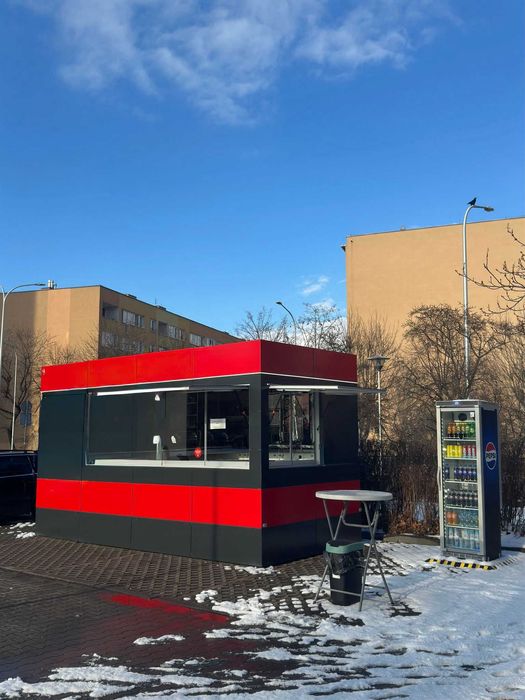 Przyczepa gastronomiczna 2,5 m x 5,8 m – z pełnym wyposażeniem!