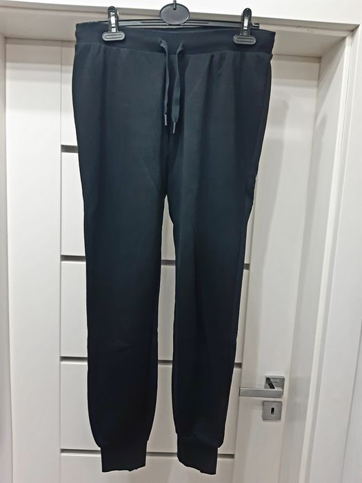 Esmara spodnie dresowe czarne cieple M 40/42 bawełna
