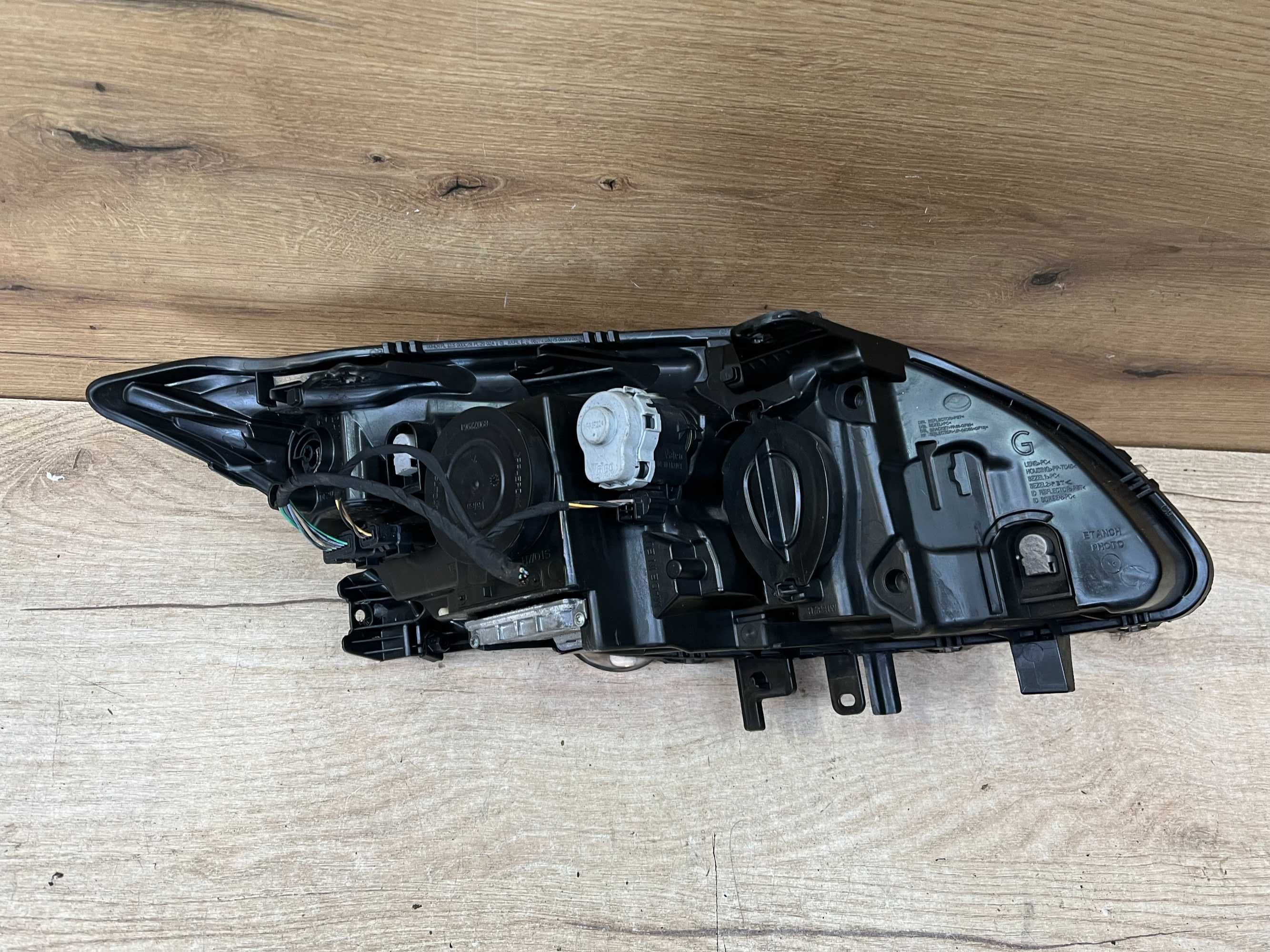 Lampa przednia lewa Renault Laguna III Xenon
