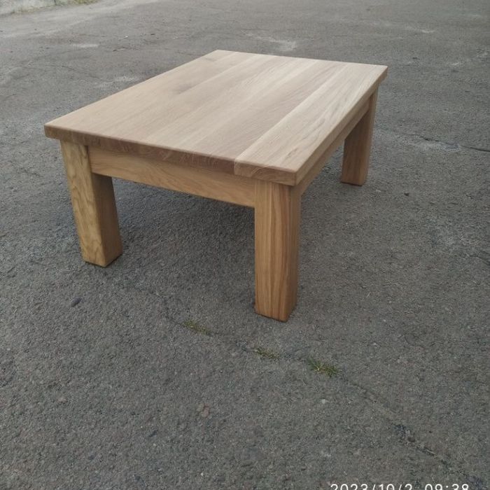 Стіл журнальний з масиву дуба