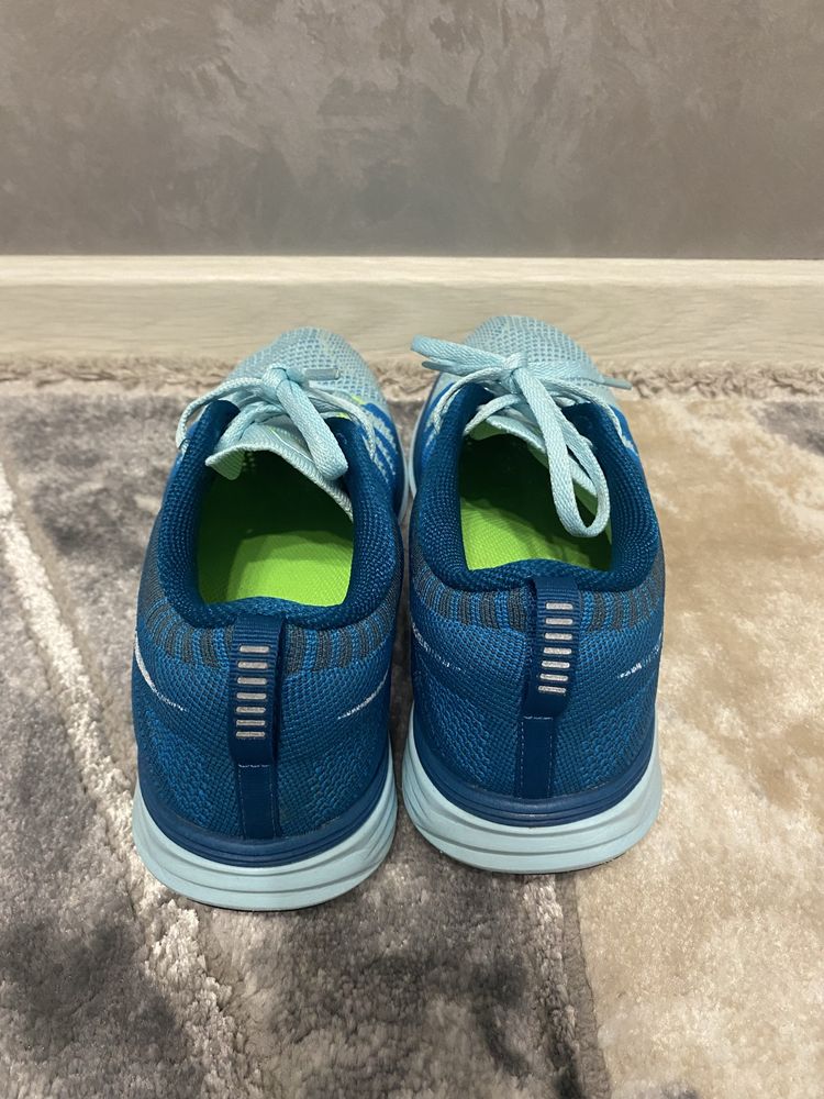 Кросівки для бігу Nike Flyknit Lunar 2