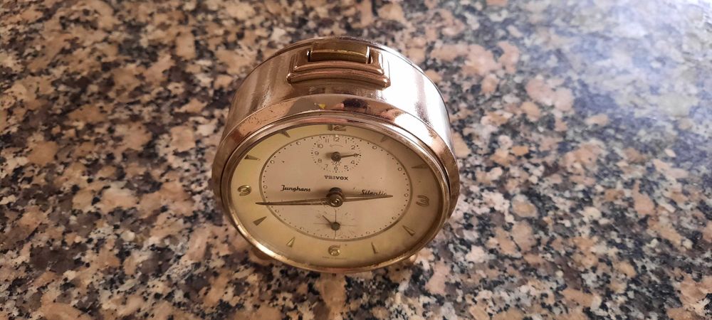 Relógio despertador antigo