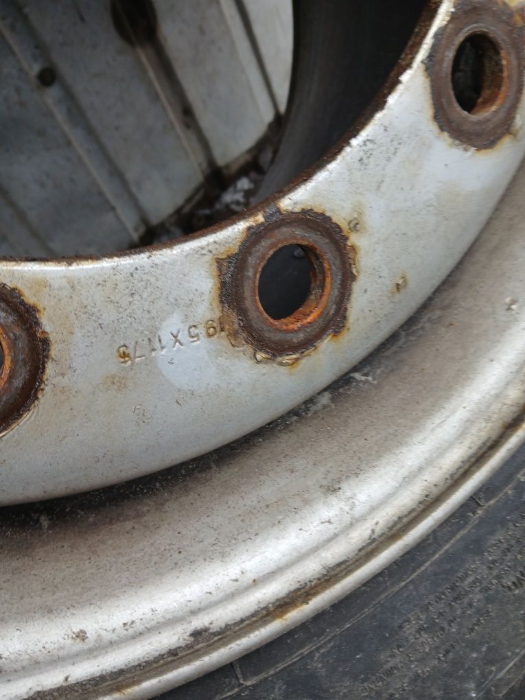 385/55/R19.5 opona z felga