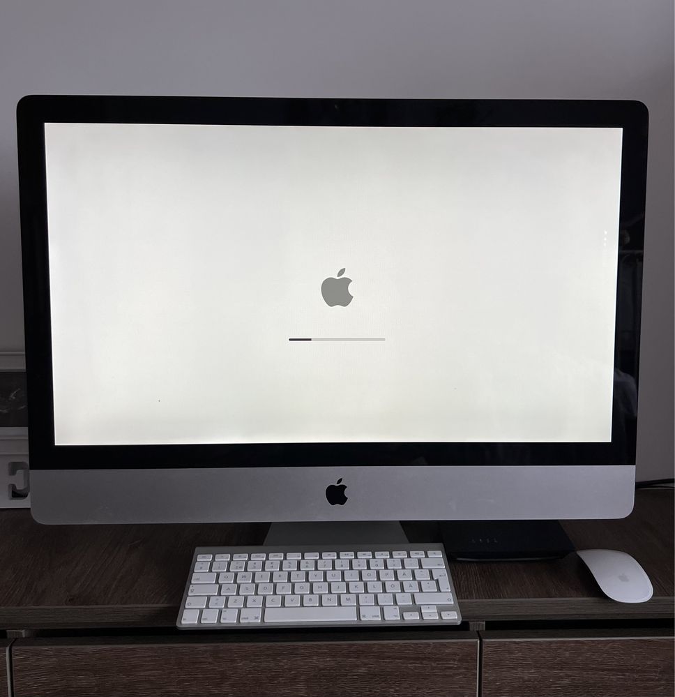 Apple iMac 27 (2011) i5, 3,1 ГГц, 16 Гб, ssd512 , Radeon HD 6970M