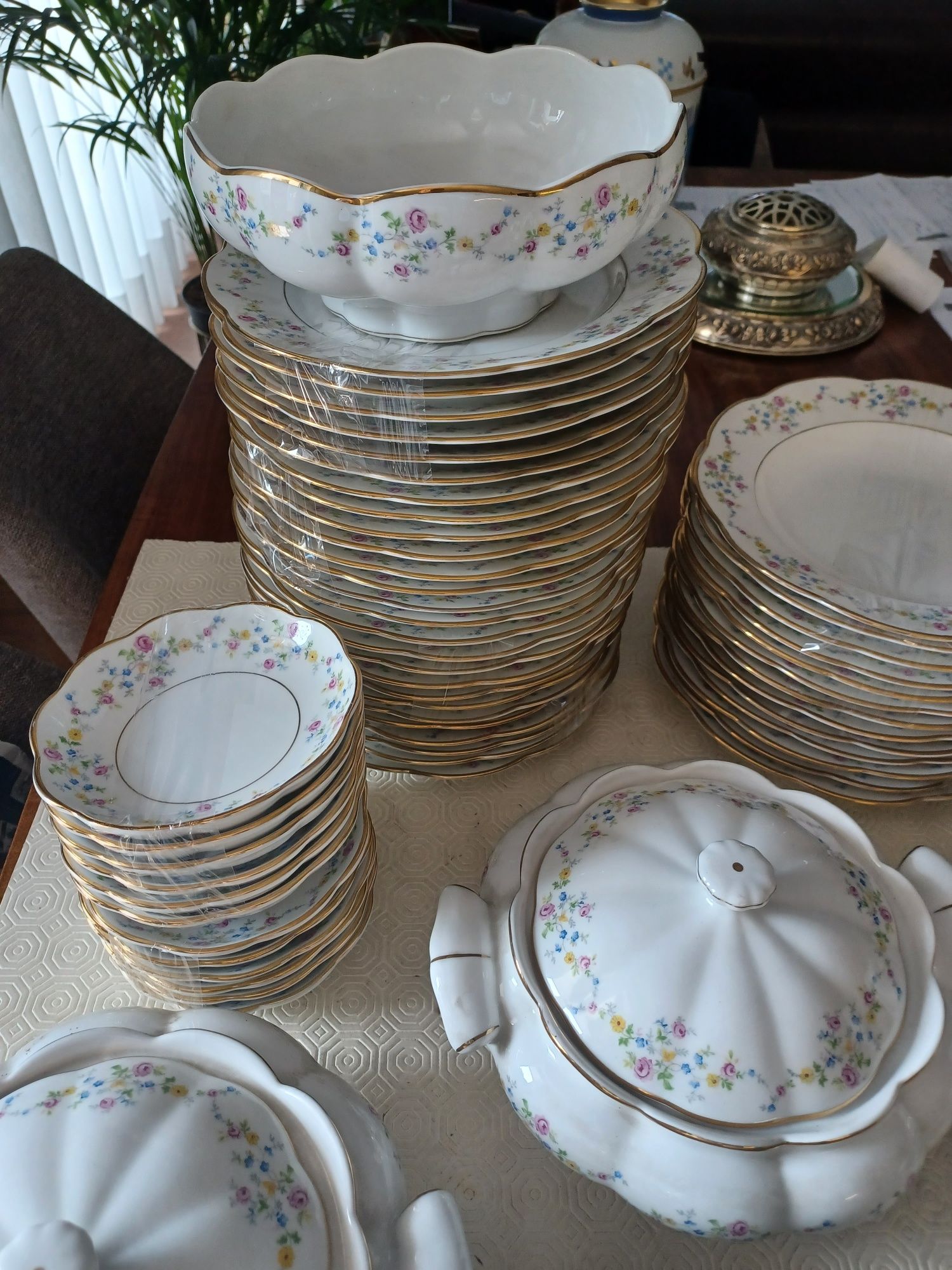Serviço de jantar e café em porcelana