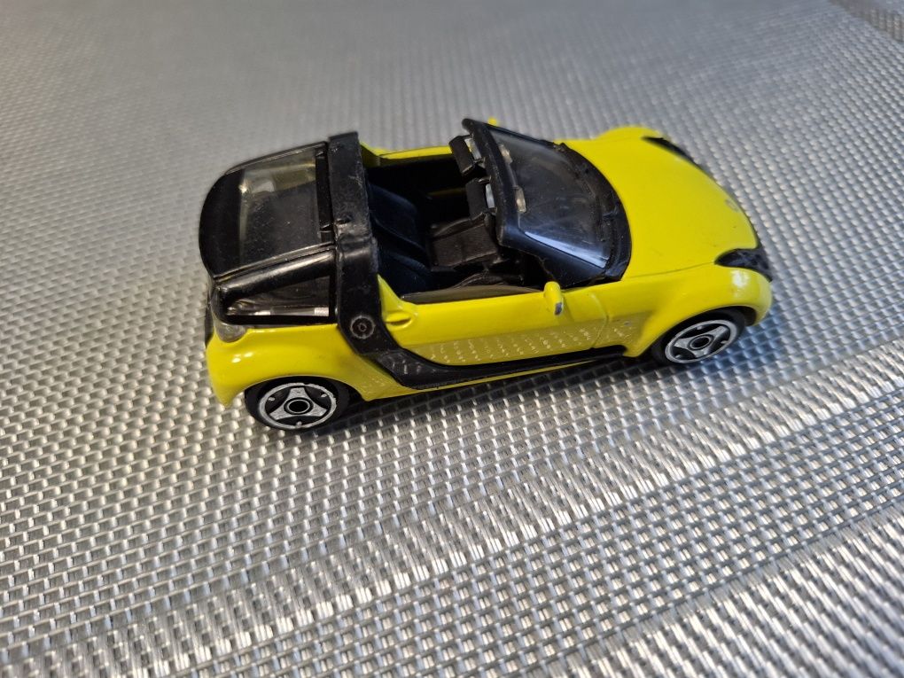 Bburago smart model samochodu