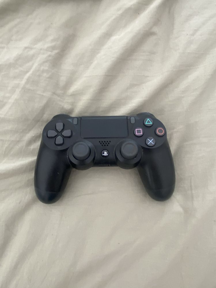 PlayStation 4 + comandos