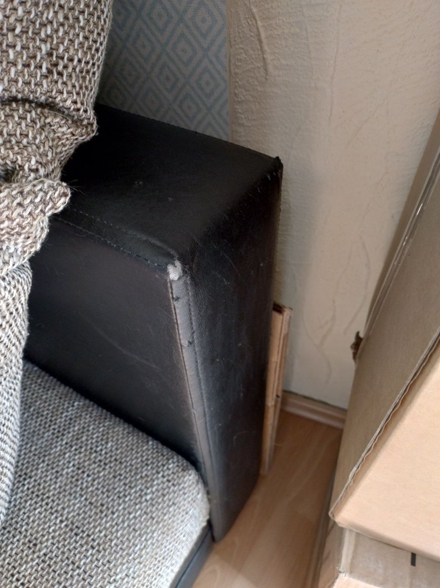 Rozkładana sofa z pojemnikiem dwuosobowa 220x84