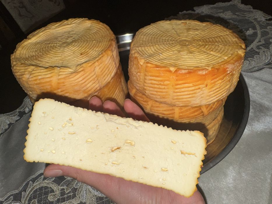 Домашній копчений сир будз, бринза, масло, сир косичка