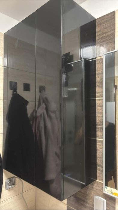 Szafka lazienkowa wiszaca