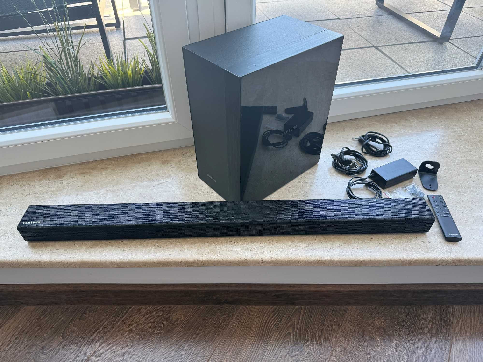 Soundbar SAMSUNG HW-C450 300W, 2.1-kanałowy, bezprzewodowy Subwoofer