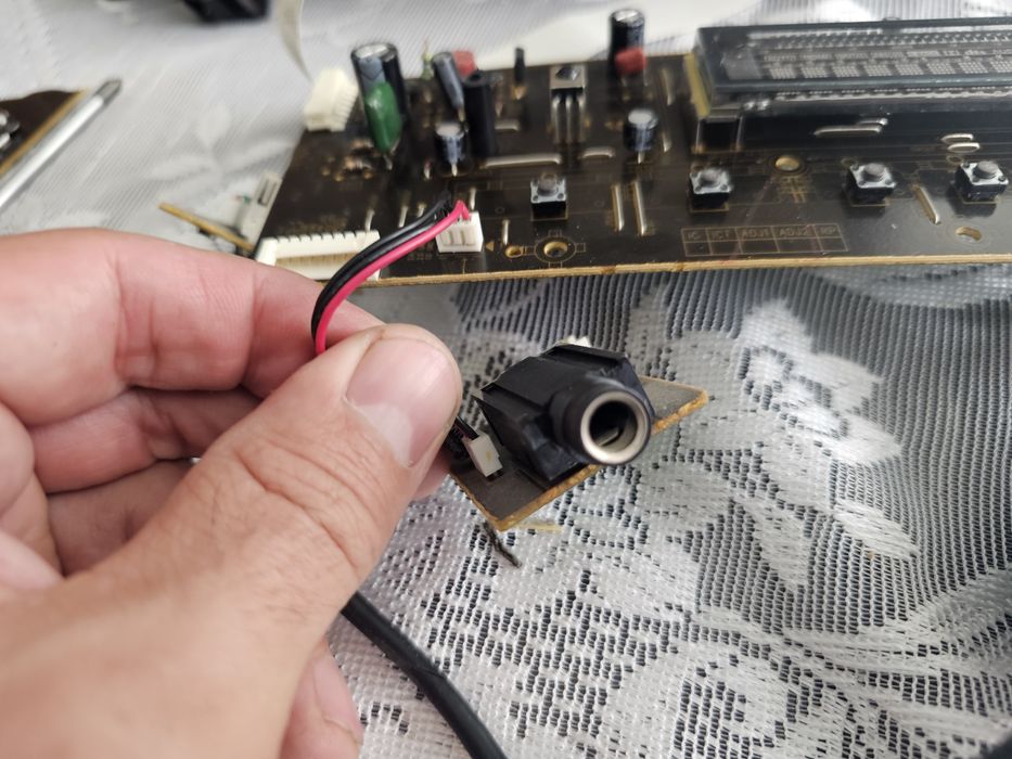 Amplituner Denon AVR-X1000 na części