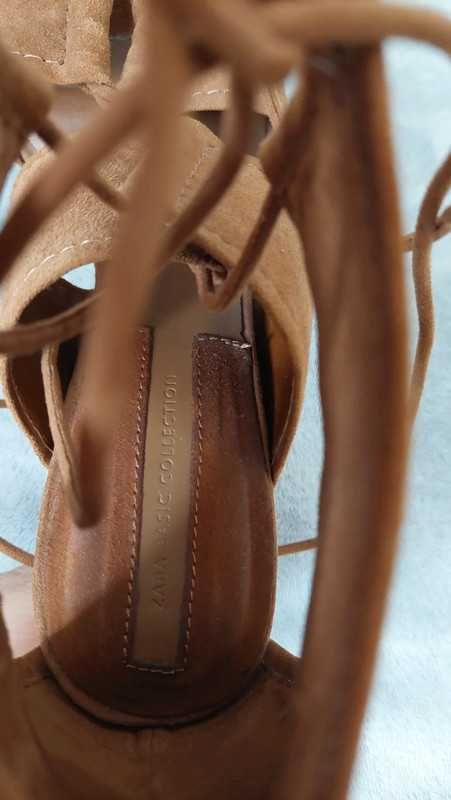Sandałki na szpilce wiązane rzemykiem Zara 41