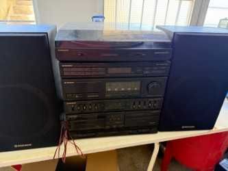 Aparelho de Musica com Gira discos