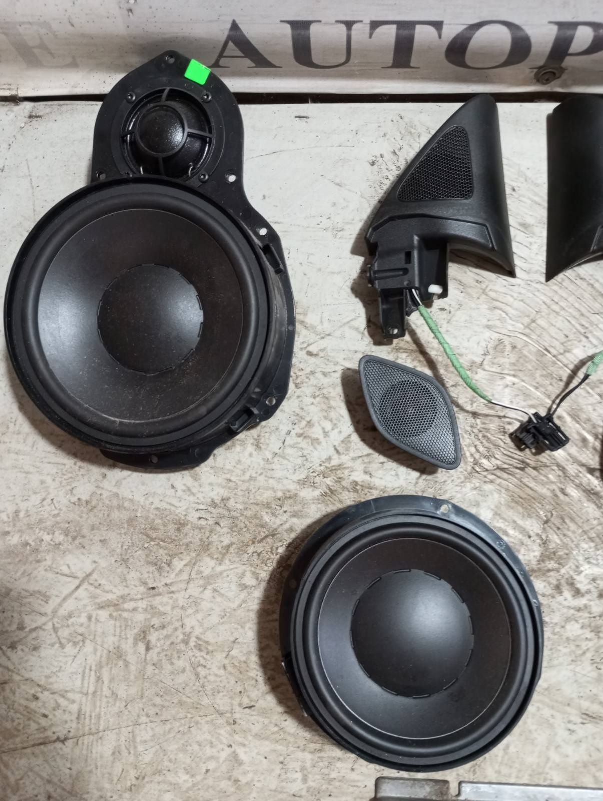 Акустика колонки підсилювач Dynaudio  VW Passat B7 B6 CC комплект