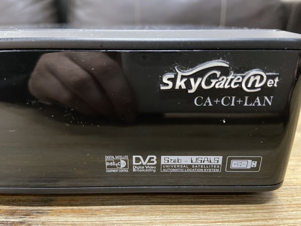 Спутниковый ресивер SkyGateNet CA+CI+LAN