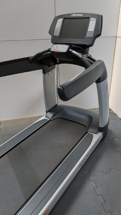 Bieżnia Life Fitness 95T Engage ODNOWIONA GW 24msc