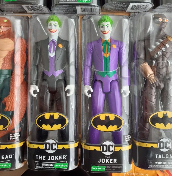 Bonecos Batman, Joker, Robin, Harley Quinn, etc.