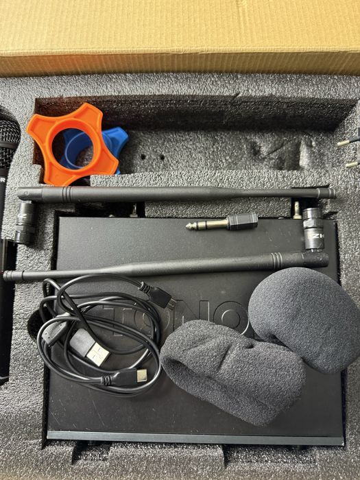 Мікрофонний комплект TONOR TW750 UHF Wireless Microphone