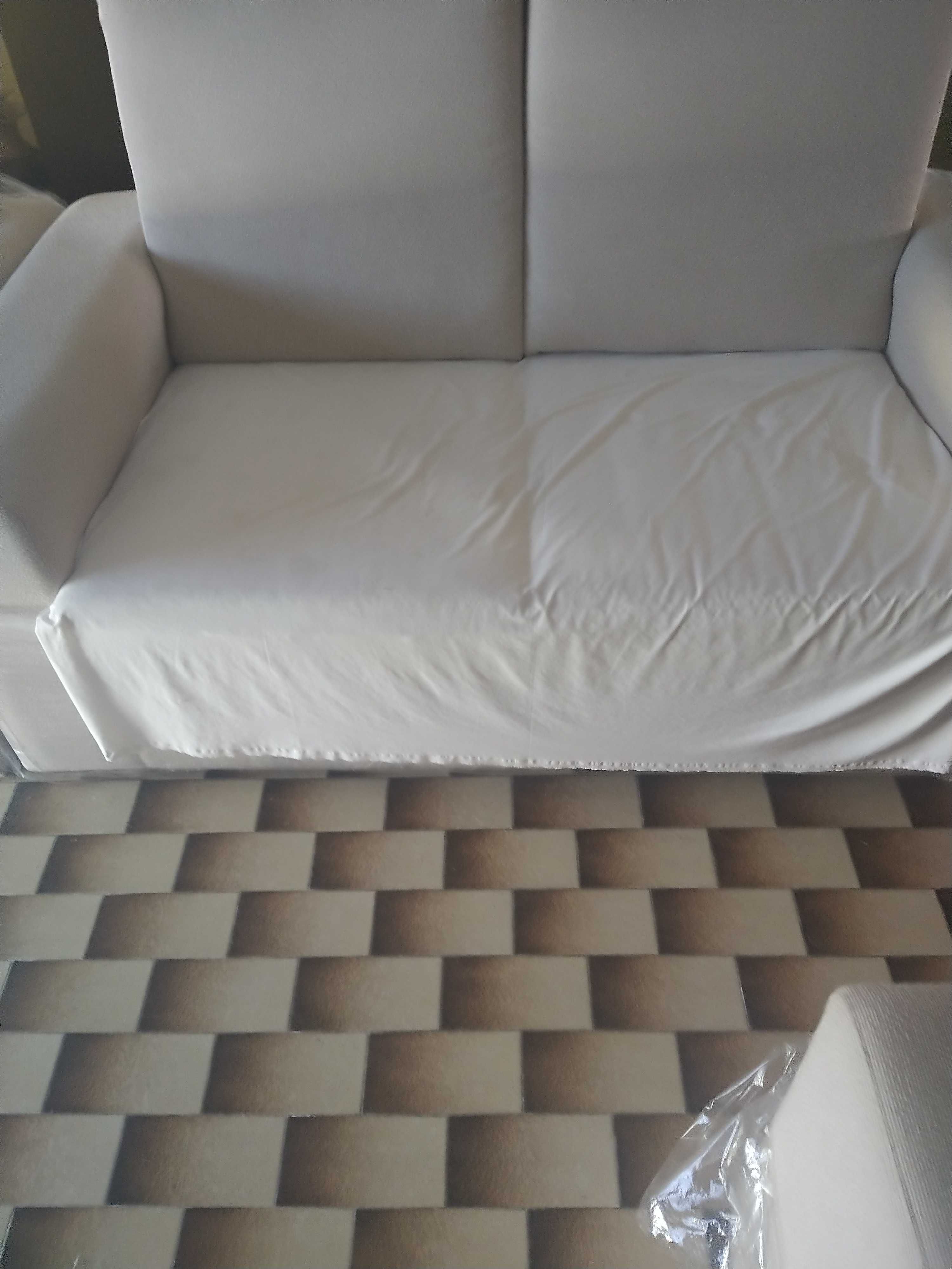 Jogo de sala para desocupar lugar