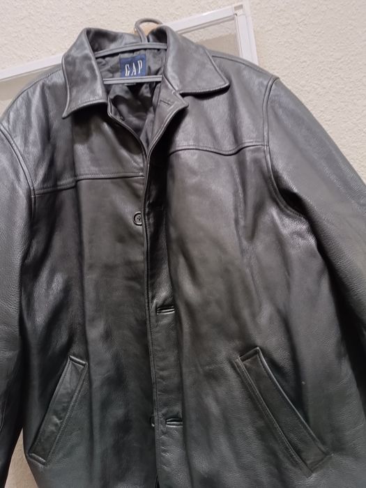 Продам натуральную кожаную  куртку , мужскую 54 Размер GAP