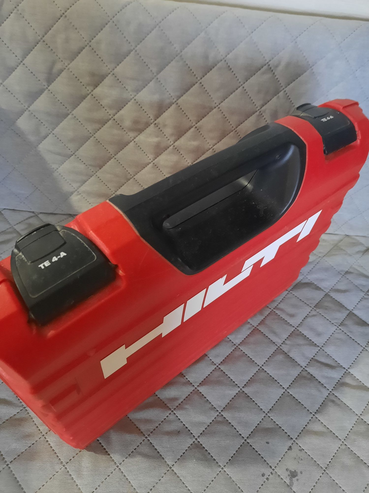 HILTI TE 4-A перфоратор аккумуляторний 22А